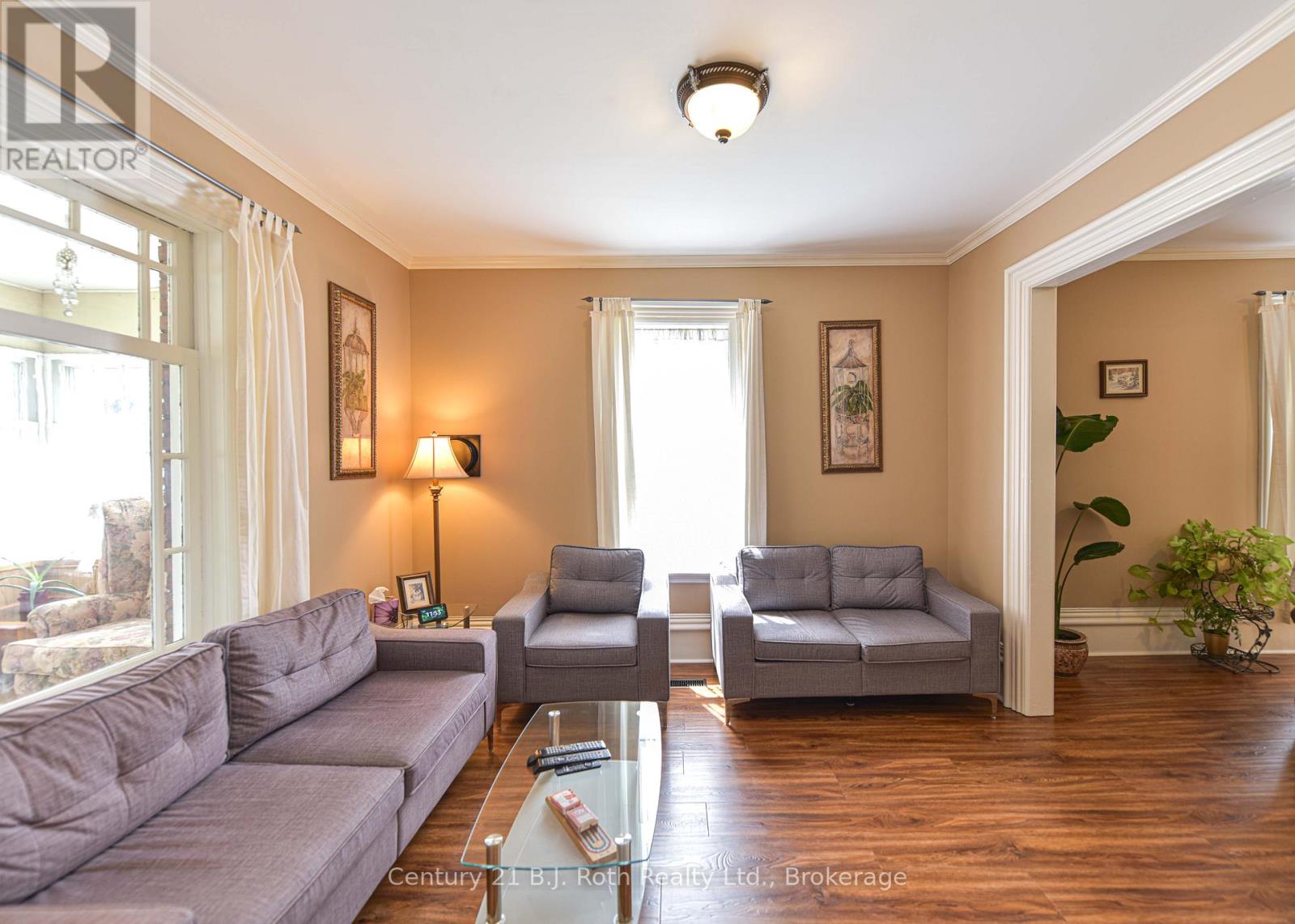 33 Sussex Street S, Kawartha Lakes, Ontario  K9V 3E7 - Photo 12 - X13447950