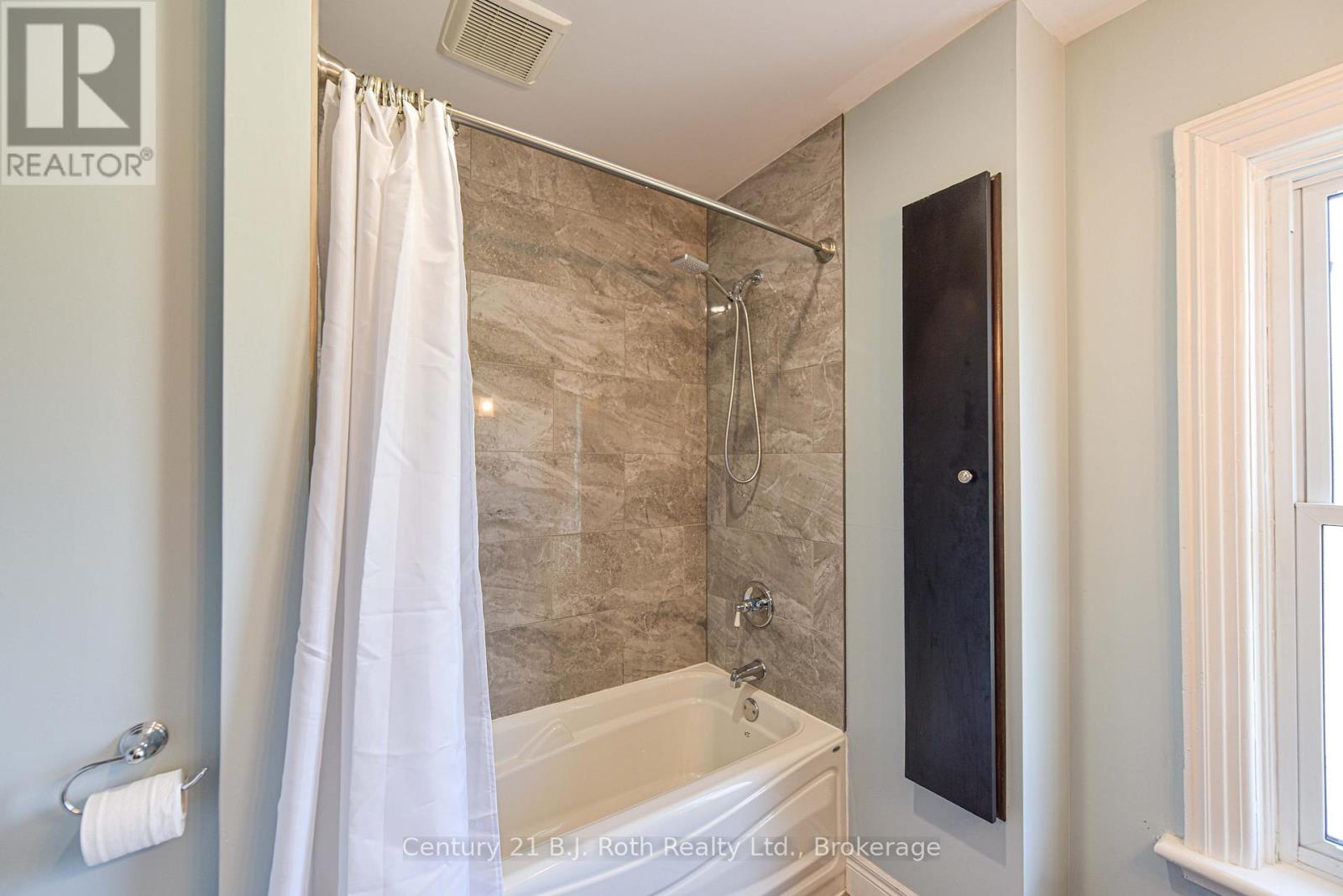 33 Sussex Street S, Kawartha Lakes, Ontario  K9V 3E7 - Photo 38 - X13447950
