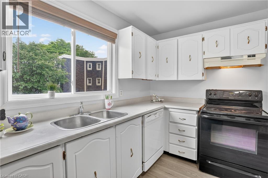 60 Elmsdale Drive Unit# 66, Kitchener, Ontario  N2E 2G4 - Photo 12 - 40839532