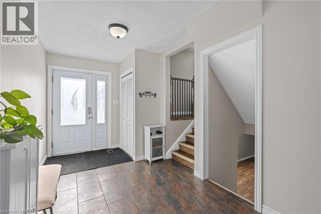218 Arris Crescent, Mitchell, Ontario  N0K 1N0 - Photo 11 - 40840031