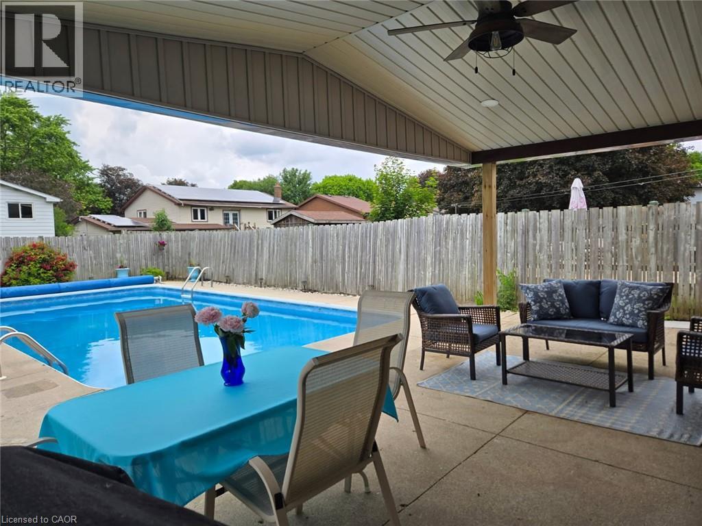 218 Arris Crescent, Mitchell, Ontario  N0K 1N0 - Photo 2 - 40840031