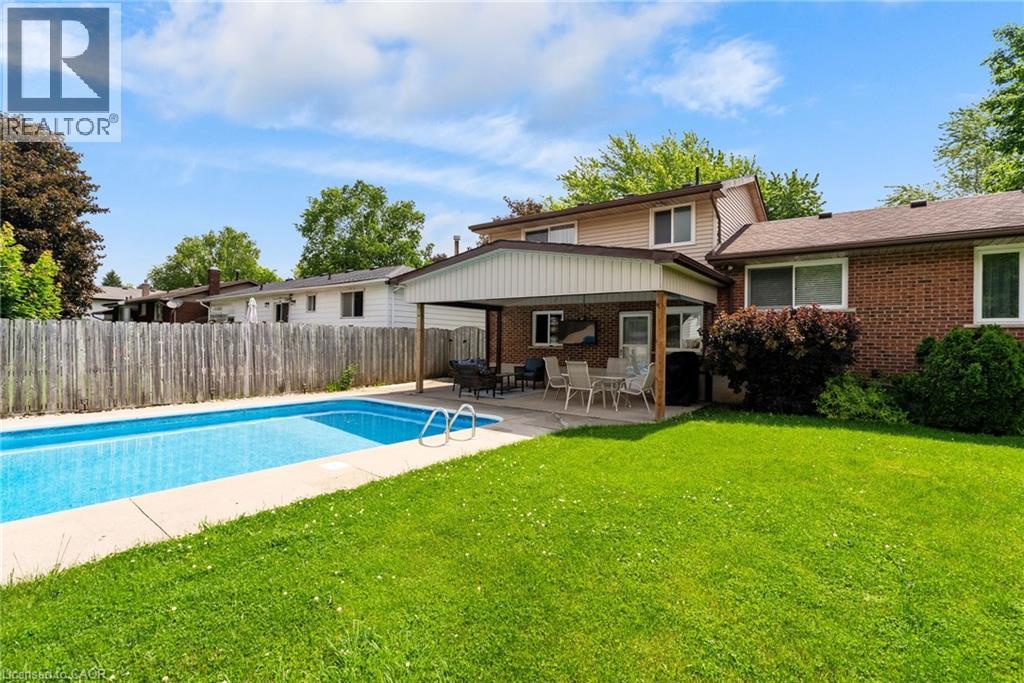 218 Arris Crescent, Mitchell, Ontario  N0K 1N0 - Photo 8 - 40840031