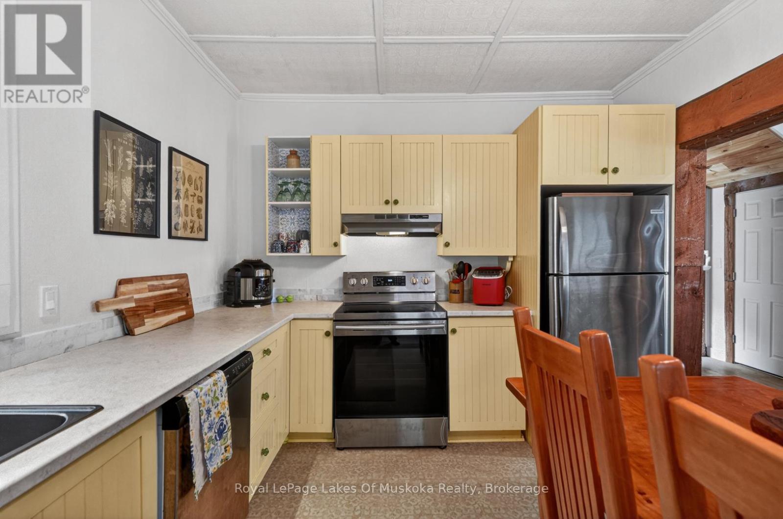 4 Spruce Street E, Lake Of Bays, Ontario  P0B 1A0 - Photo 10 - X13449238