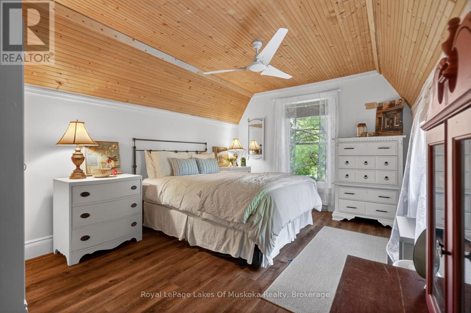 4 Spruce Street E, Lake Of Bays, Ontario  P0B 1A0 - Photo 19 - X13449238