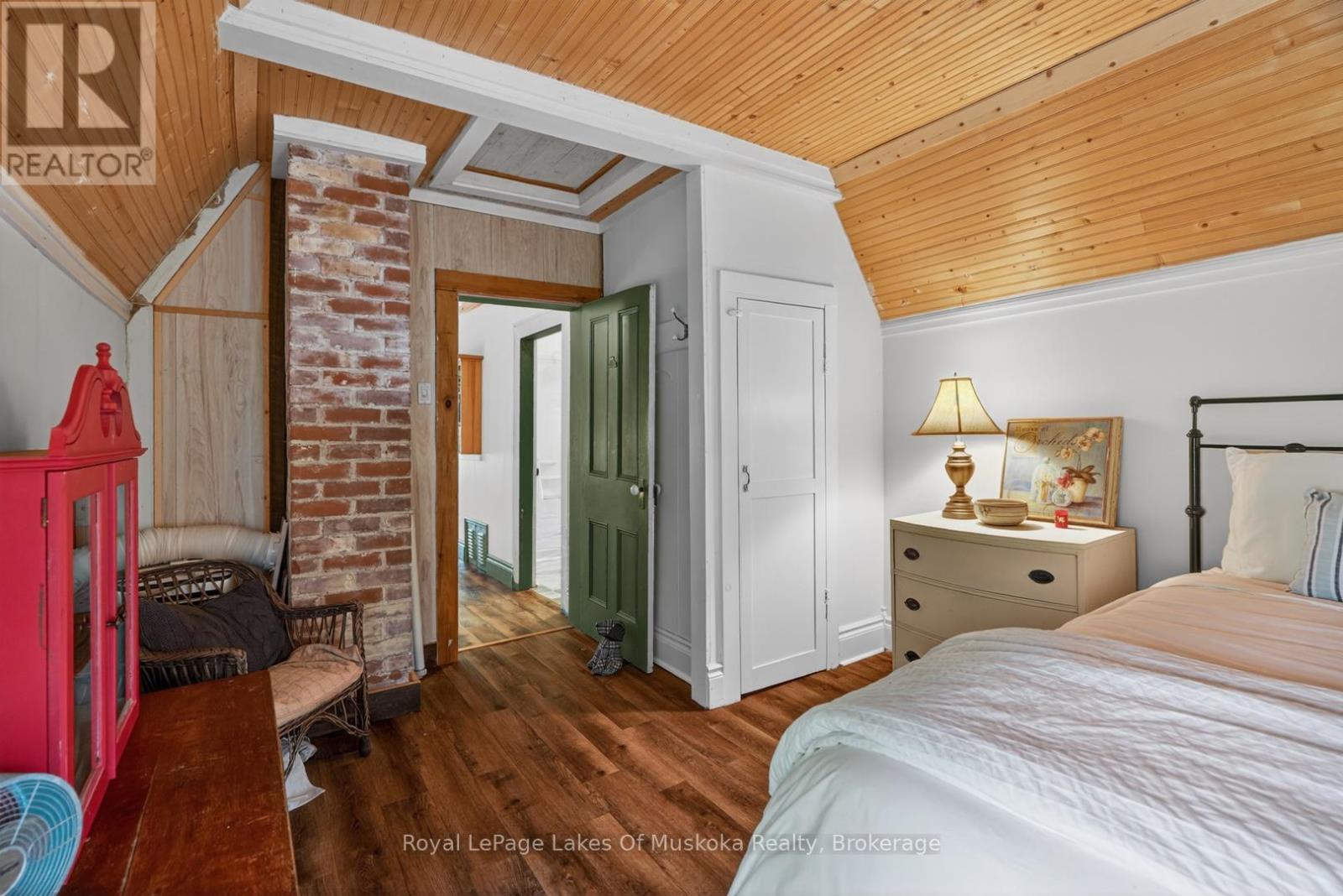 4 Spruce Street E, Lake Of Bays, Ontario  P0B 1A0 - Photo 20 - X13449238