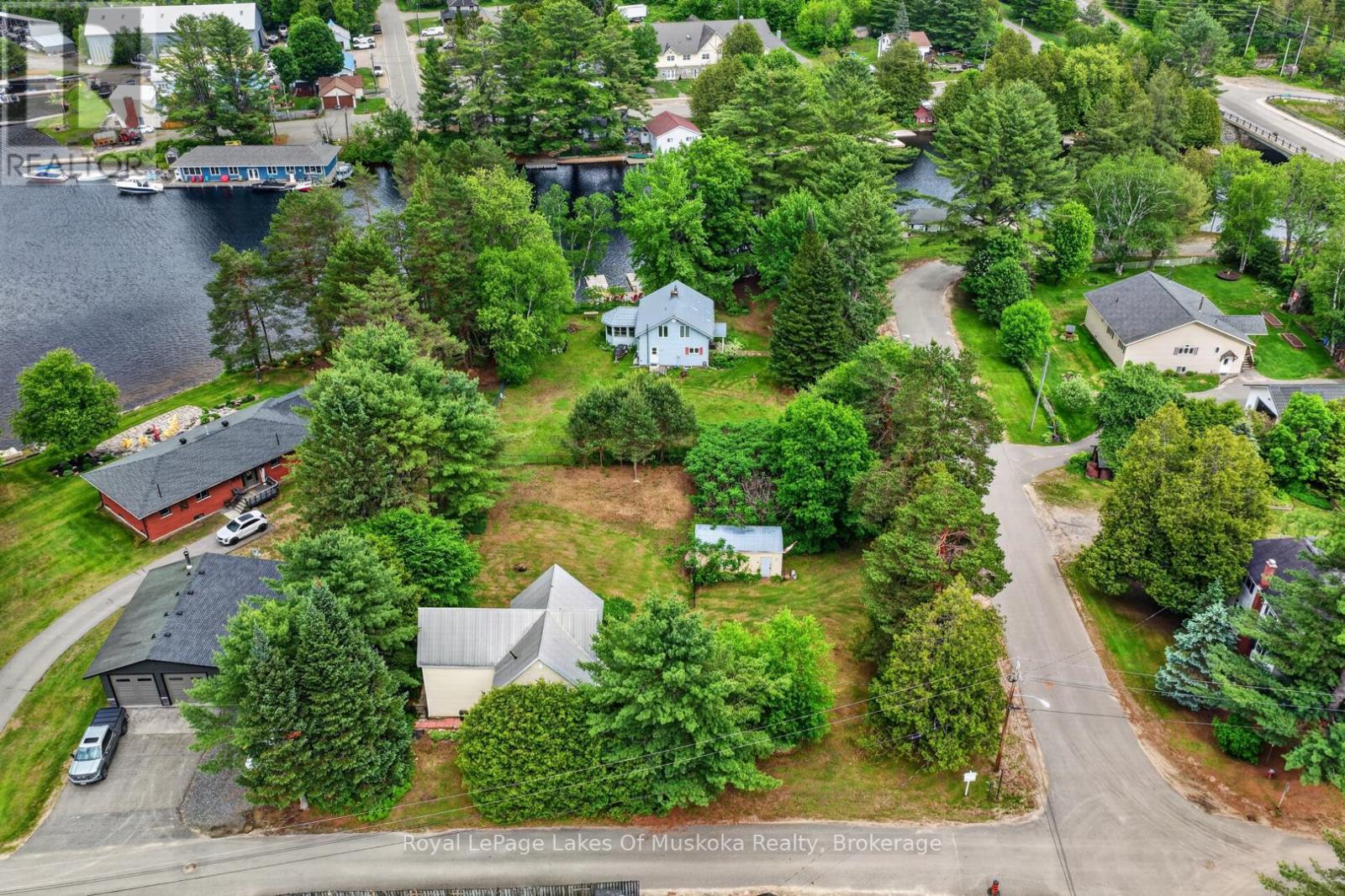 4 Spruce Street E, Lake Of Bays, Ontario  P0B 1A0 - Photo 34 - X13449238