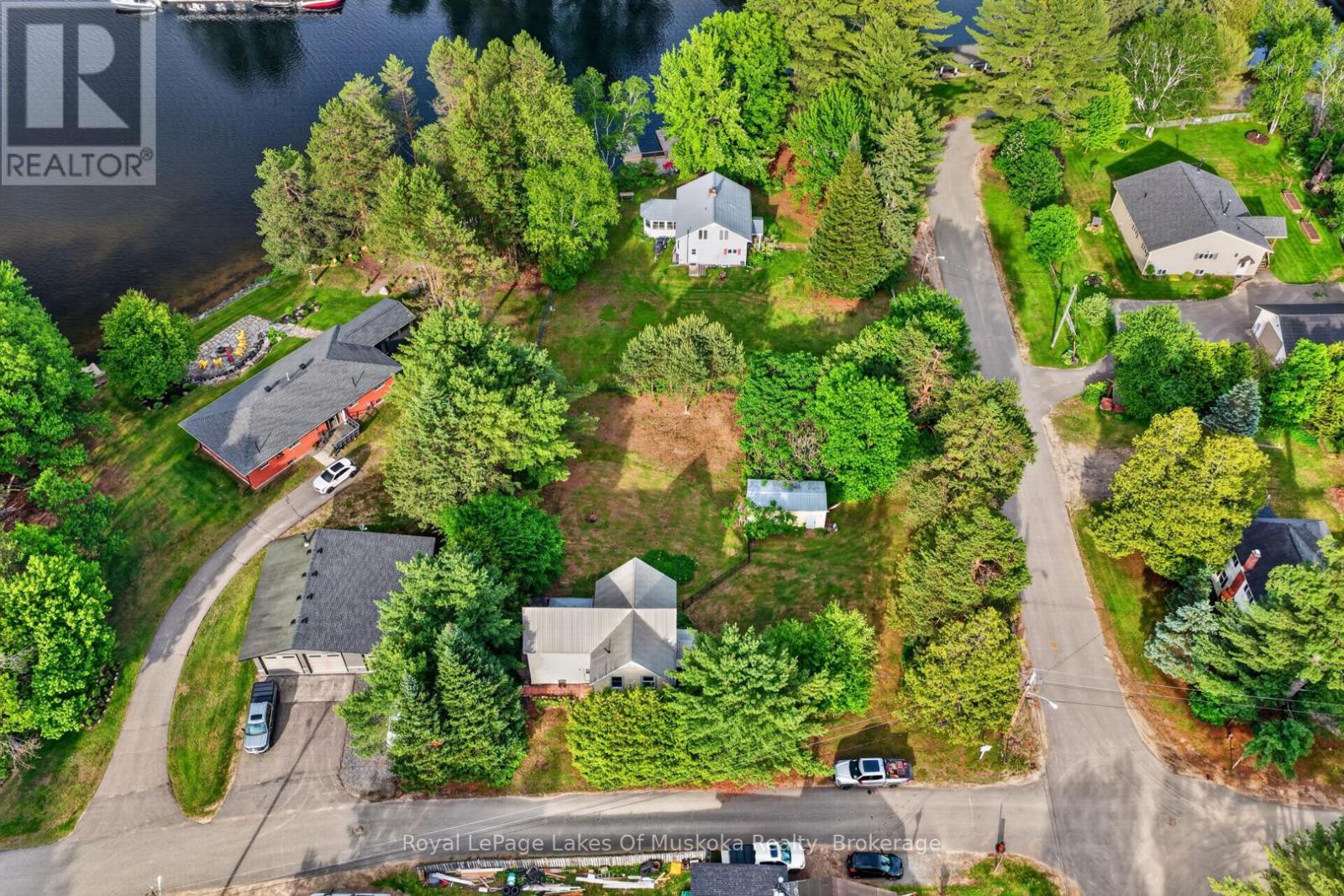 4 Spruce Street E, Lake Of Bays, Ontario  P0B 1A0 - Photo 35 - X13449238