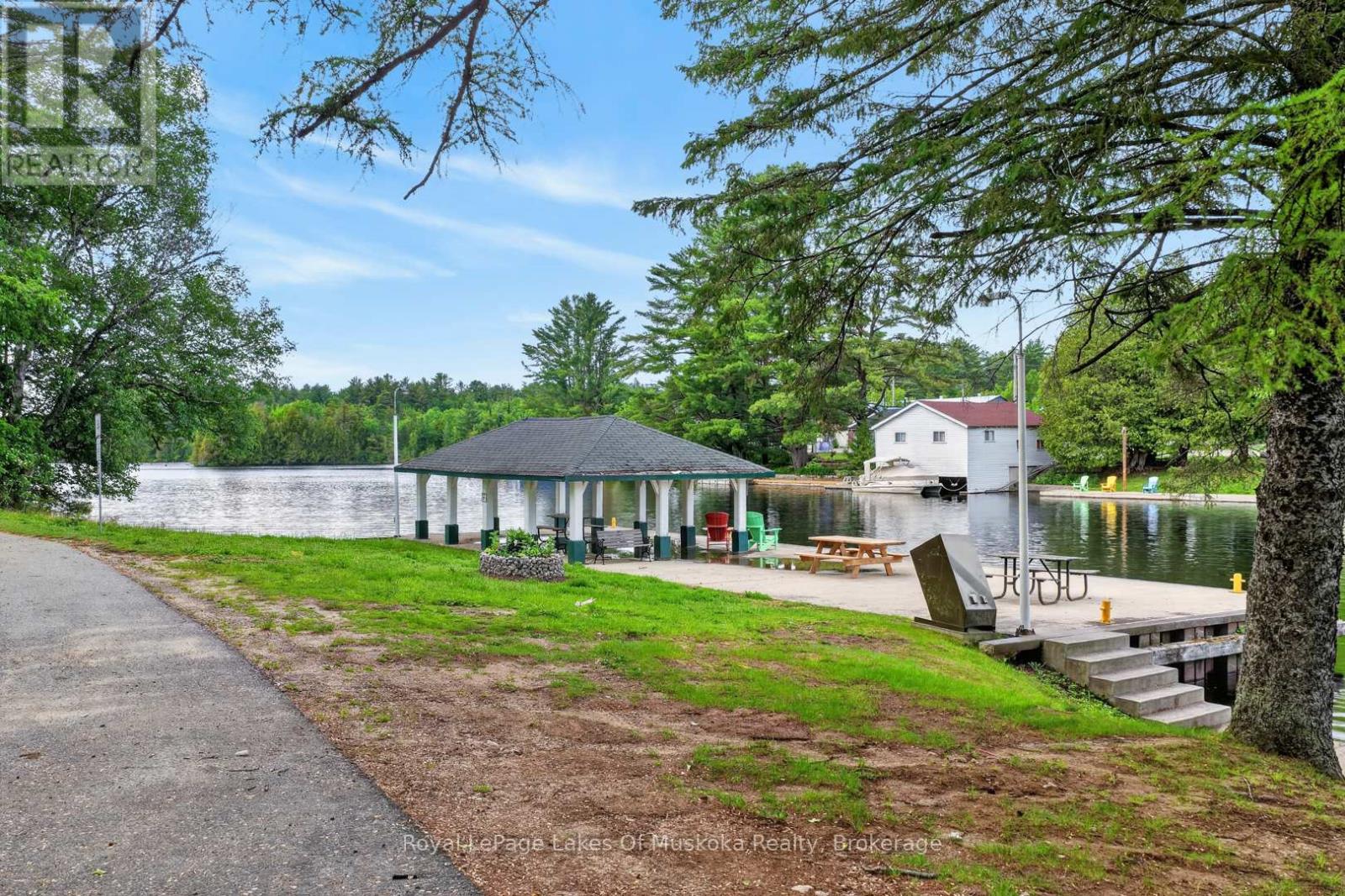 4 Spruce Street E, Lake Of Bays, Ontario  P0B 1A0 - Photo 39 - X13449238