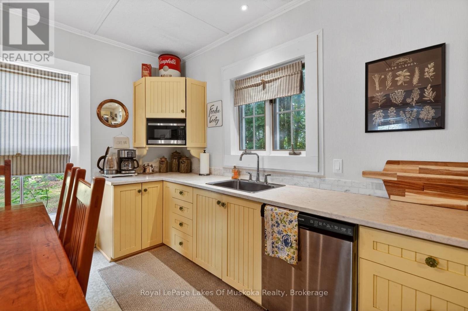4 Spruce Street E, Lake Of Bays, Ontario  P0B 1A0 - Photo 9 - X13449238