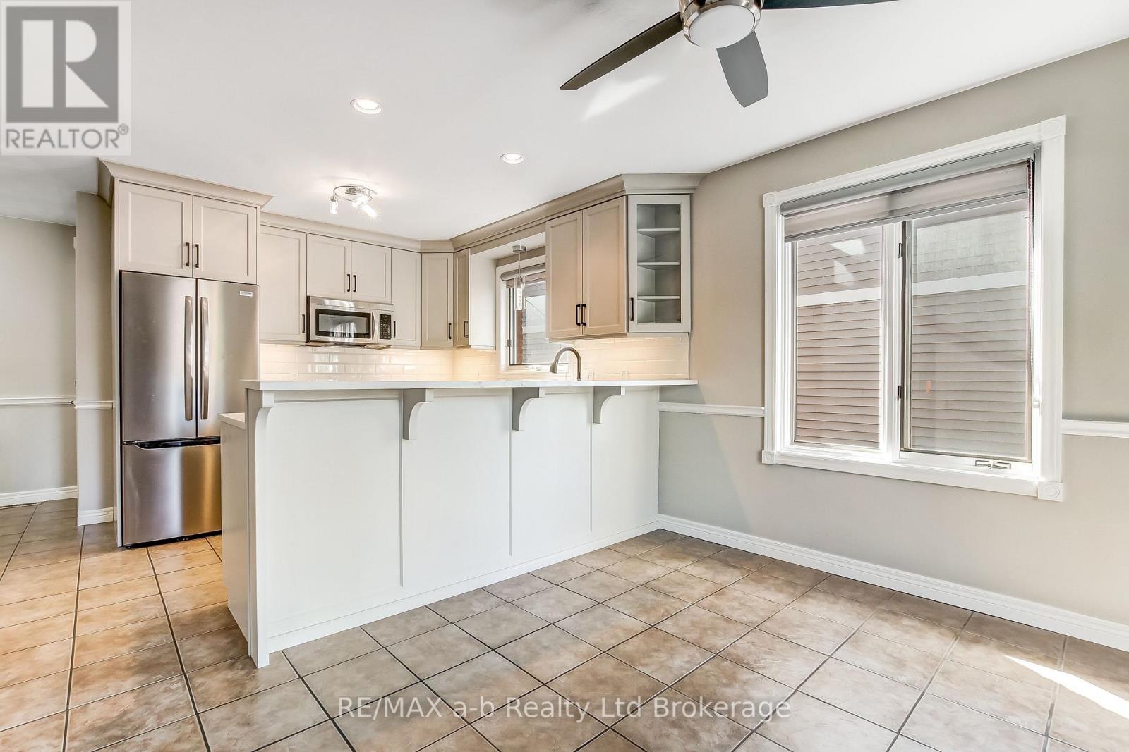 170 East Park Drive, Woodstock, Ontario  N4S 3N2 - Photo 7 - X13449386