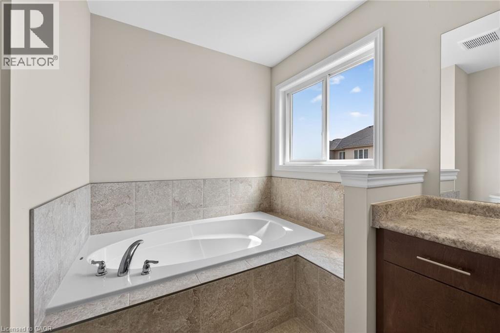 9 Winterberry Boulevard, Thorold, Ontario  L2V 0J1 - Photo 40 - 40839991