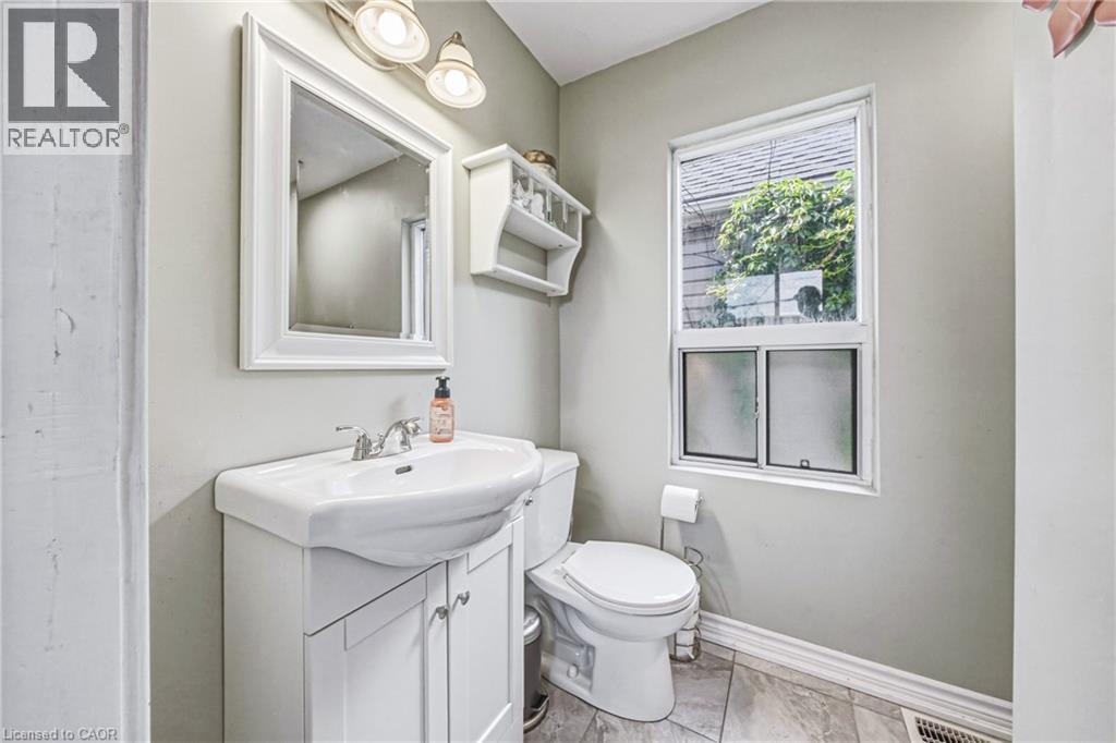 47 Fraser Avenue, Hamilton, Ontario  L8H 4G6 - Photo 11 - 40840181