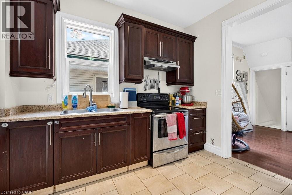 221 Grand River Avenue, Brantford, Ontario  N3T 4Y3 - Photo 11 - 40836866