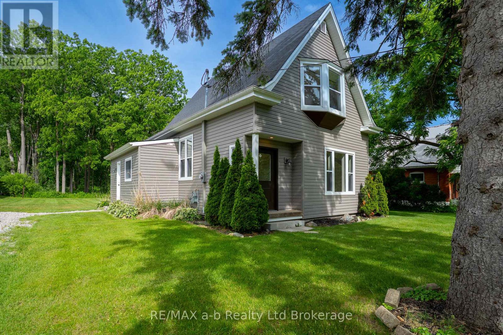 14 Old Vienna Road, Tillsonburg, Ontario  N4G 3C4 - Photo 2 - X13449976