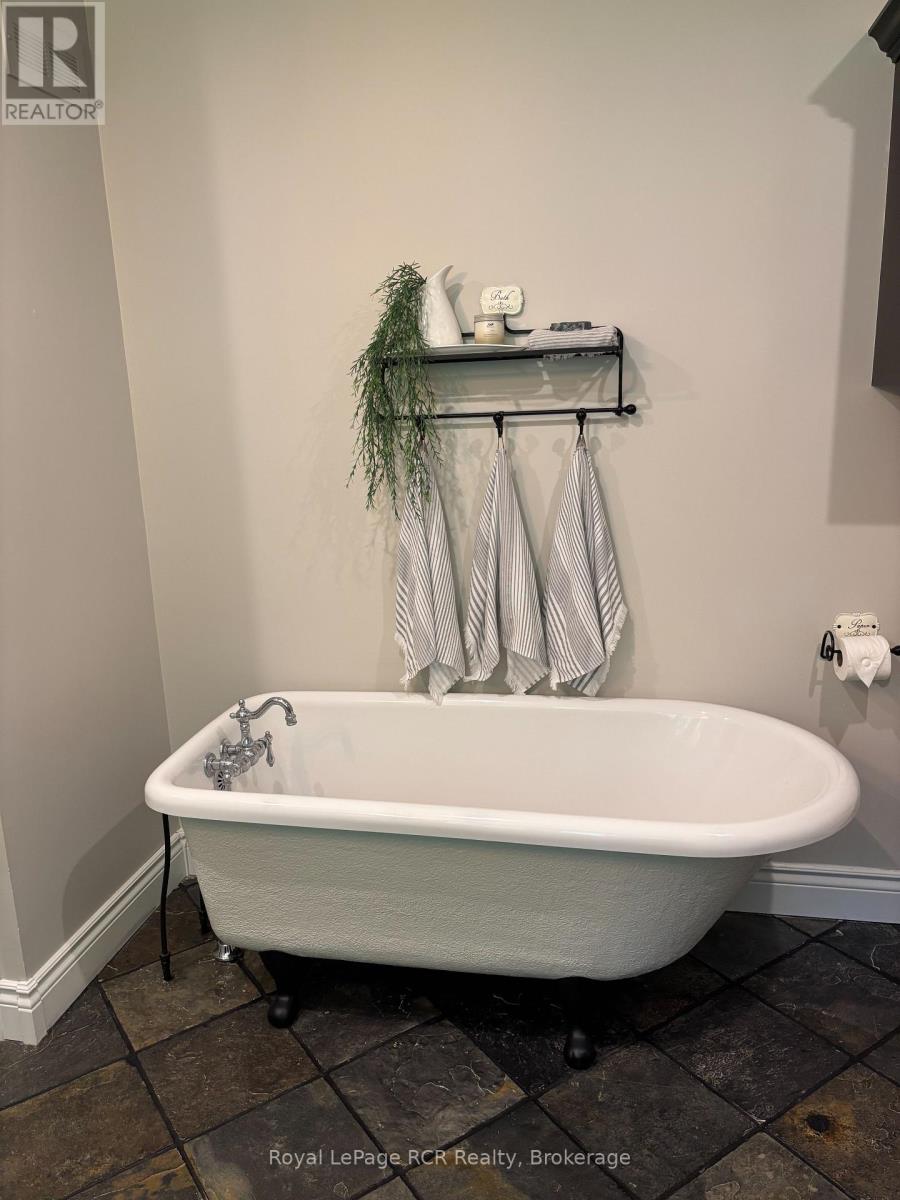 123 Atkins Street, Georgian Bluffs, Ontario  N4K 6V5 - Photo 31 - X13450394