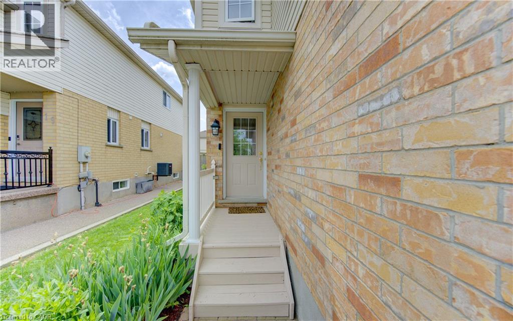 15 Cotton Grass Street, Kitchener, Ontario  N2E 3T7 - Photo 3 - 40839048