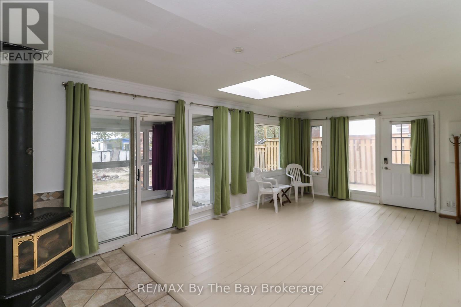 54 Homewood Avenue, Wasaga Beach, Ontario  L9Z 2M2 - Photo 18 - S13451232