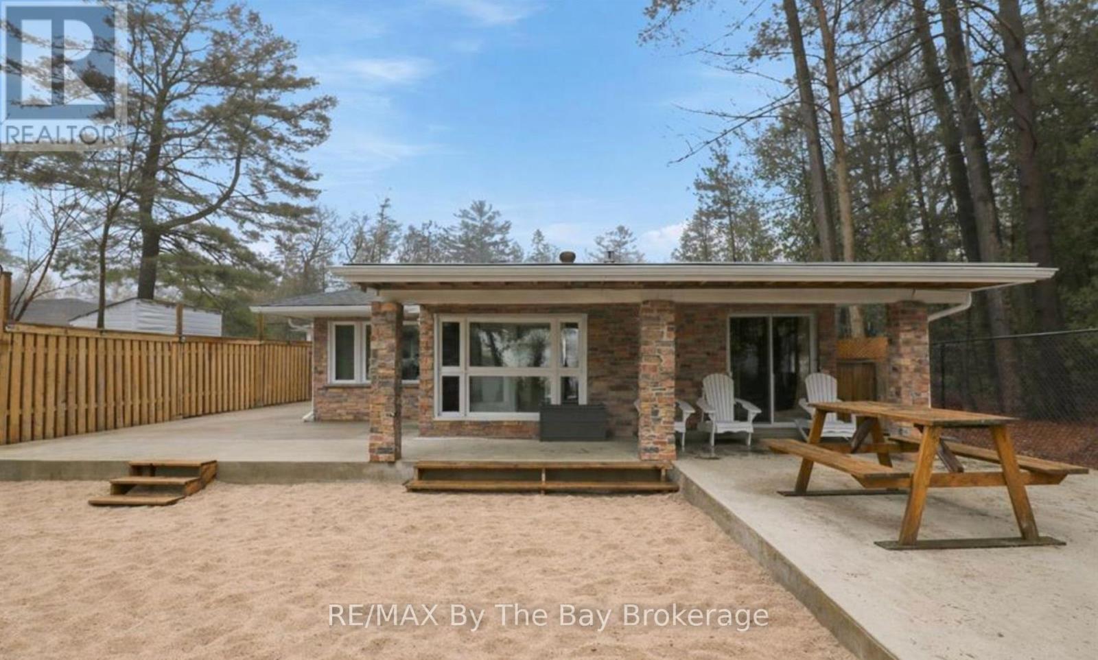 54 Homewood Avenue, Wasaga Beach, Ontario  L9Z 2M2 - Photo 7 - S13451232