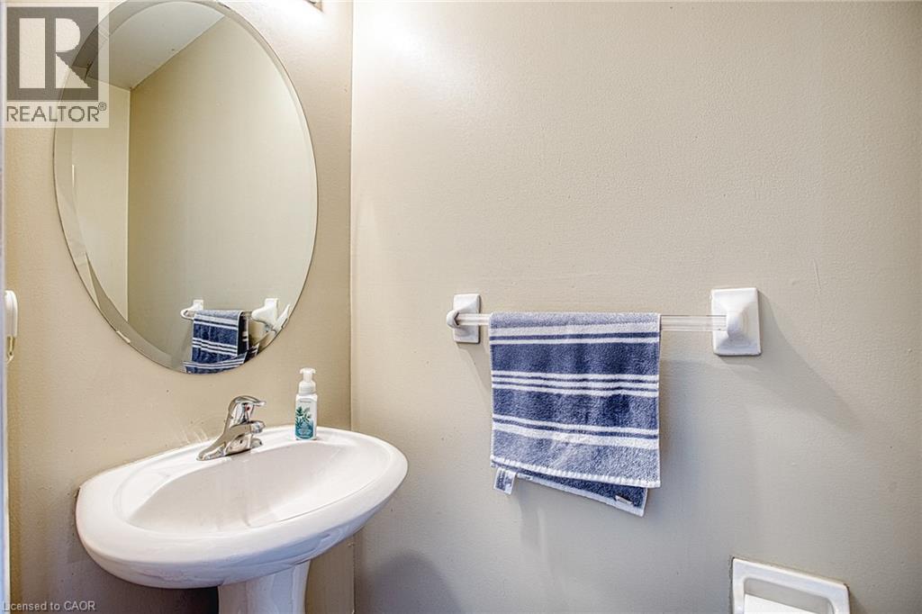 206 Springstead Avenue, Stoney Creek, Ontario  L8E 6E8 - Photo 7 - 40839489