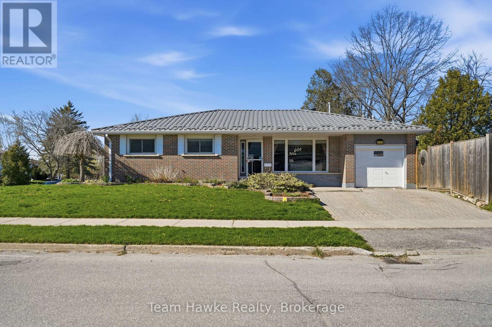 958 Montreal Street, Midland, Ontario  L4R 1H2 - Photo 2 - S13451324