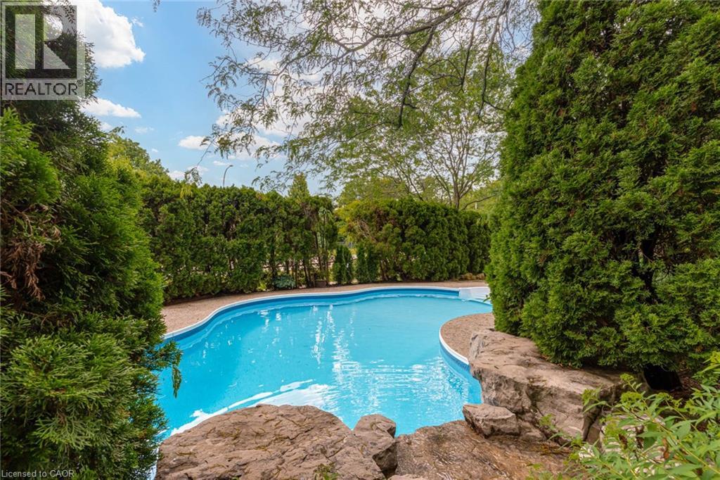 1320 Monmouth Drive, Burlington, Ontario  L7P 3J6 - Photo 45 - 40840143
