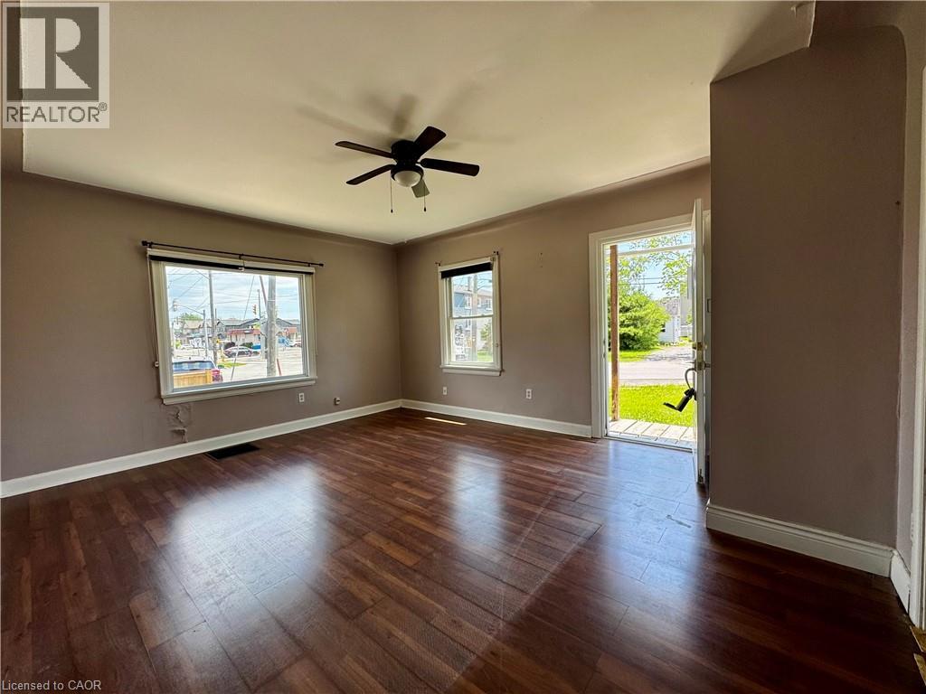 89 Lincoln Avenue, St. Catharines, Ontario  L2P 2E1 - Photo 4 - 40829387