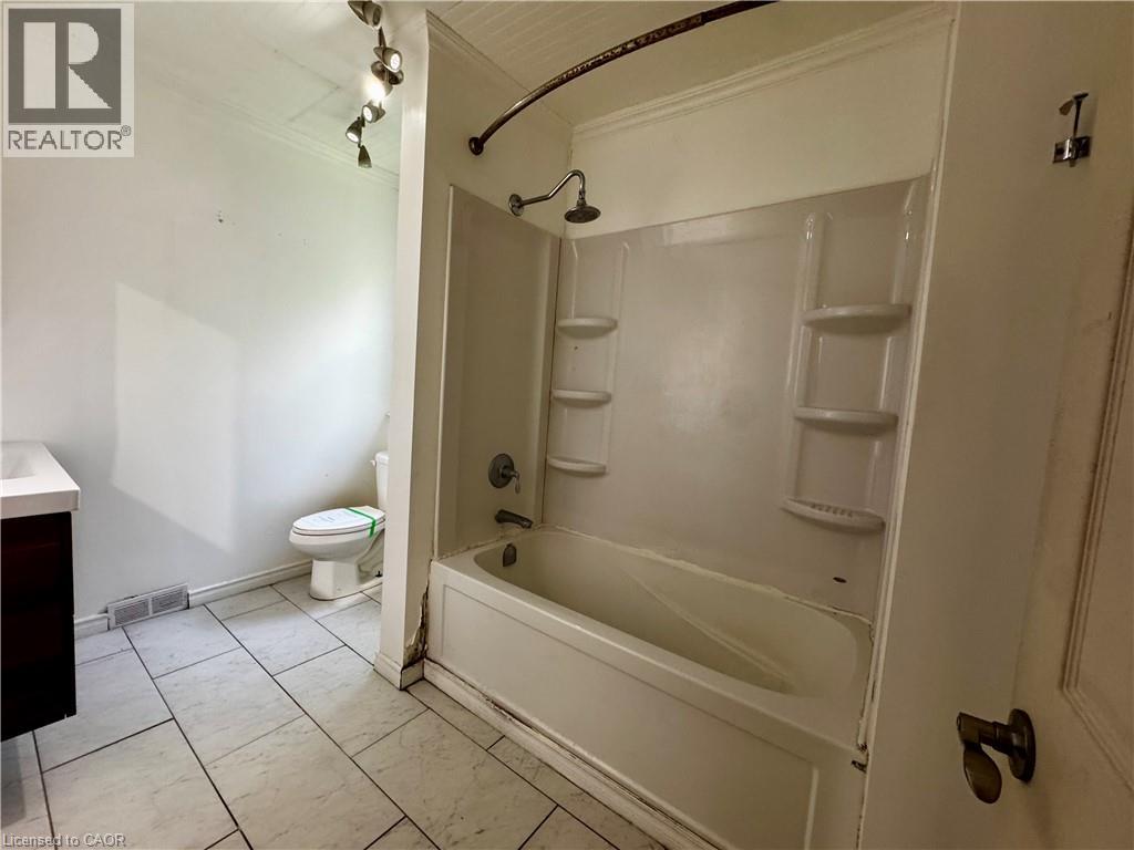 89 Lincoln Avenue, St. Catharines, Ontario  L2P 2E1 - Photo 8 - 40829387