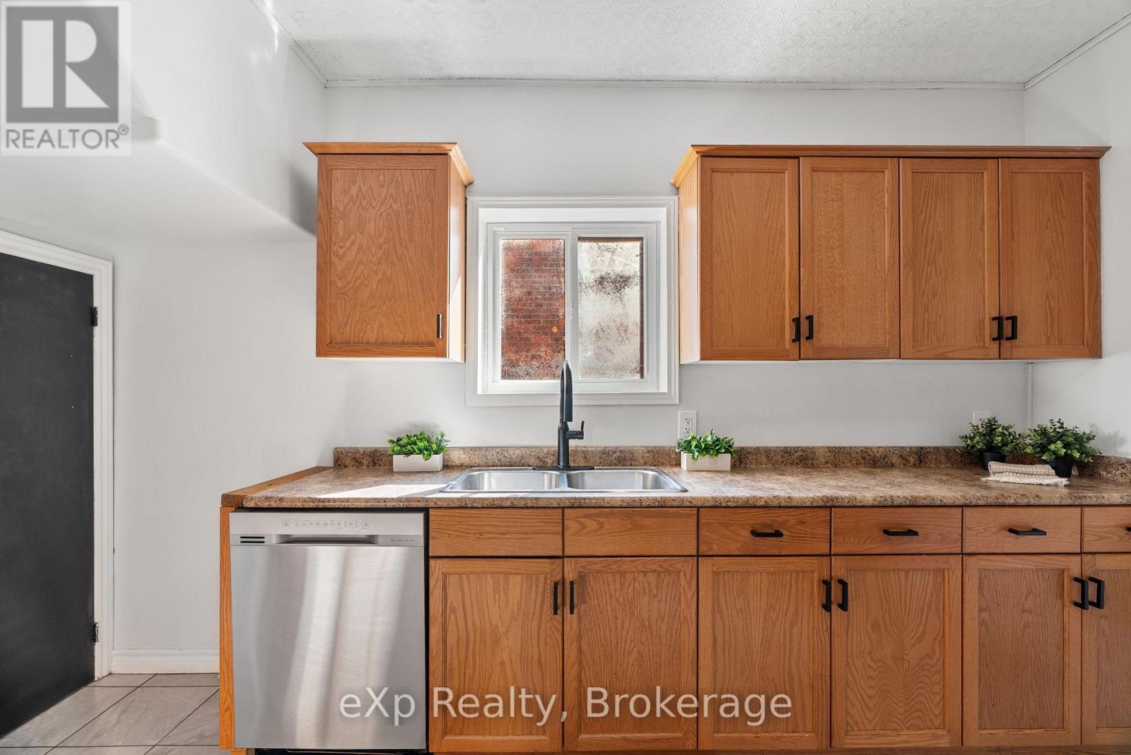 63 Guelph Street, Stratford, Ontario  N5A 3W7 - Photo 17 - X13452320
