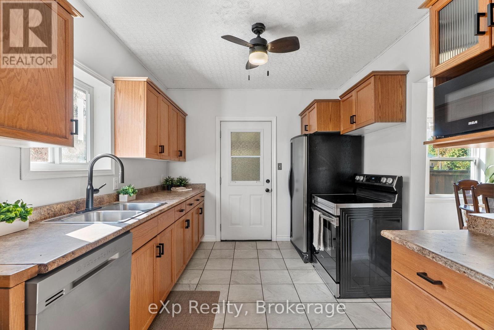 63 Guelph Street, Stratford, Ontario  N5A 3W7 - Photo 3 - X13452320