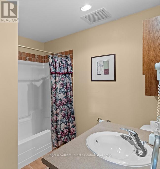122 - 125 Fairway Court, Blue Mountains, Ontario  L9Y 0P8 - Photo 34 - X13452322