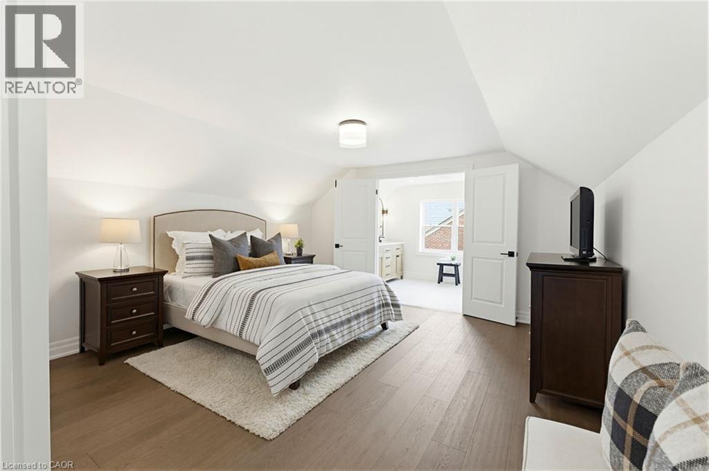 586 Woodland Avenue, Burlington, Ontario  L7R 2S5 - Photo 12 - 40840453