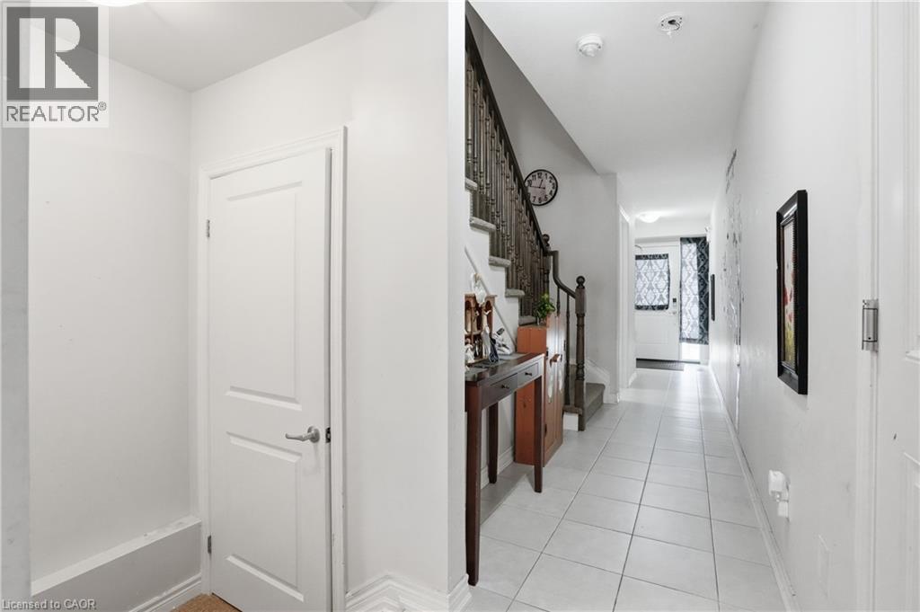 584 Julia Drive, Welland, Ontario  L3C 0G8 - Photo 3 - 40840394