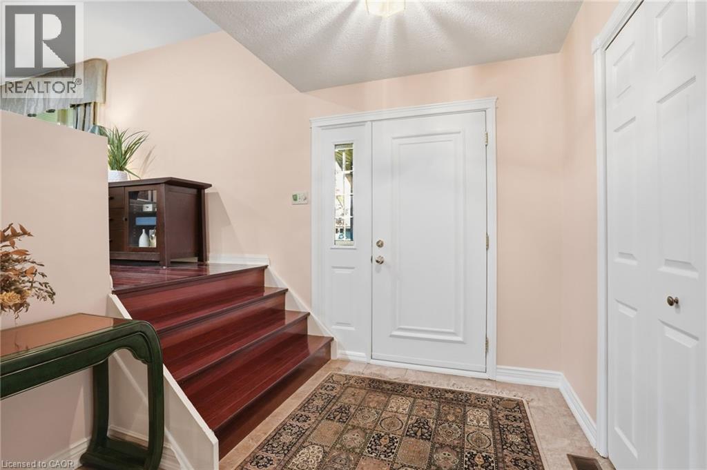 1321 Fairway Court, Burlington, Ontario  L7P 1M5 - Photo 4 - 40840353