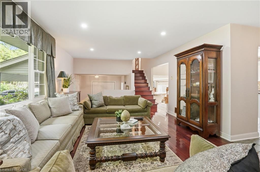 1321 Fairway Court, Burlington, Ontario  L7P 1M5 - Photo 8 - 40840353