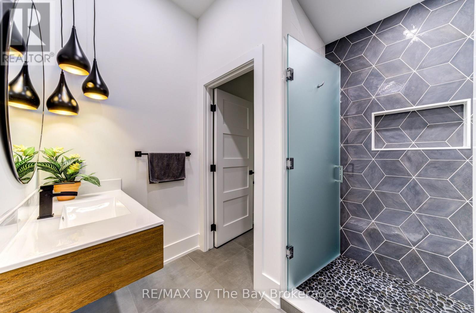 95 Spruce Street, Tiny, Ontario  L0L 1P1 - Photo 45 - S13452718