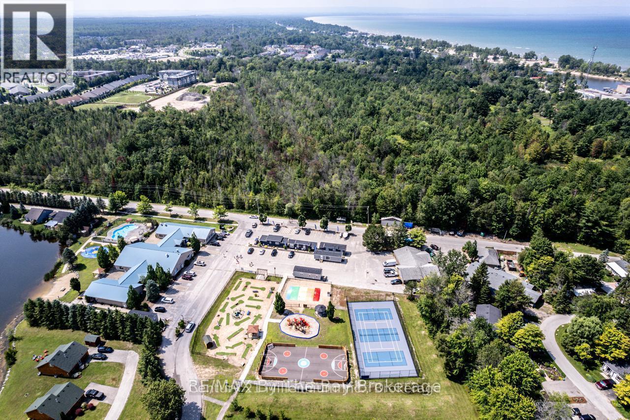 45 - 85 Theme Park Drive, Wasaga Beach, Ontario  L9Z 1X7 - Photo 4 - S13452740
