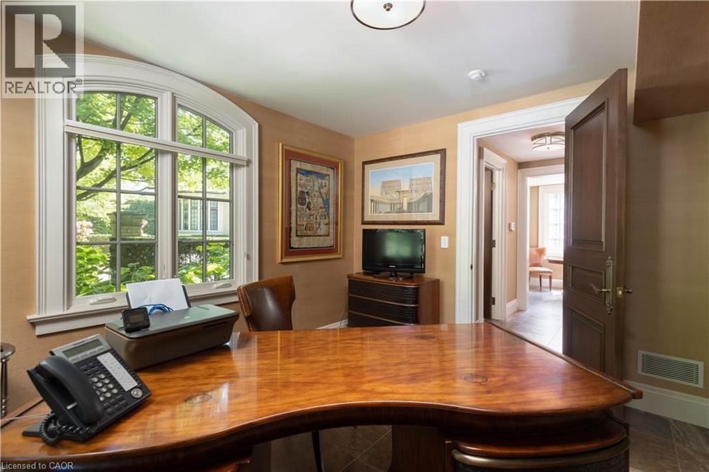 2054 Lakeshore Road E, Oakville, Ontario  L6J 1M3 - Photo 38 - 40839819