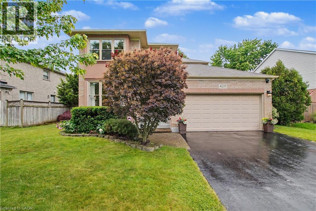 4237 Millcroft Park Drive, Burlington, Ontario  L7M 3V7 - Photo 3 - 40837684