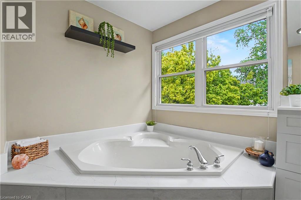 4237 Millcroft Park Drive, Burlington, Ontario  L7M 3V7 - Photo 33 - 40837684