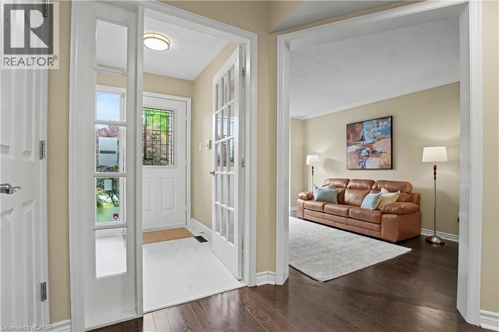 4237 Millcroft Park Drive, Burlington, Ontario  L7M 3V7 - Photo 7 - 40837684