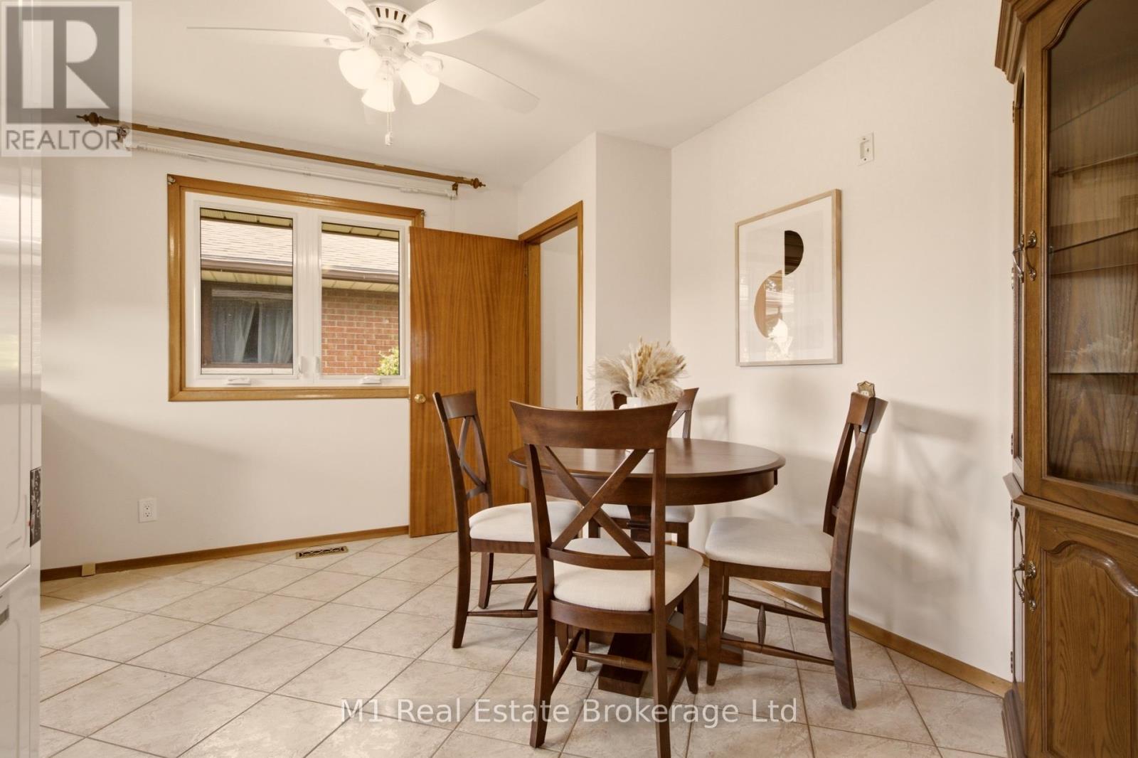 27 Palermo Crescent, Guelph, Ontario  N1E 2J8 - Photo 12 - X13453632