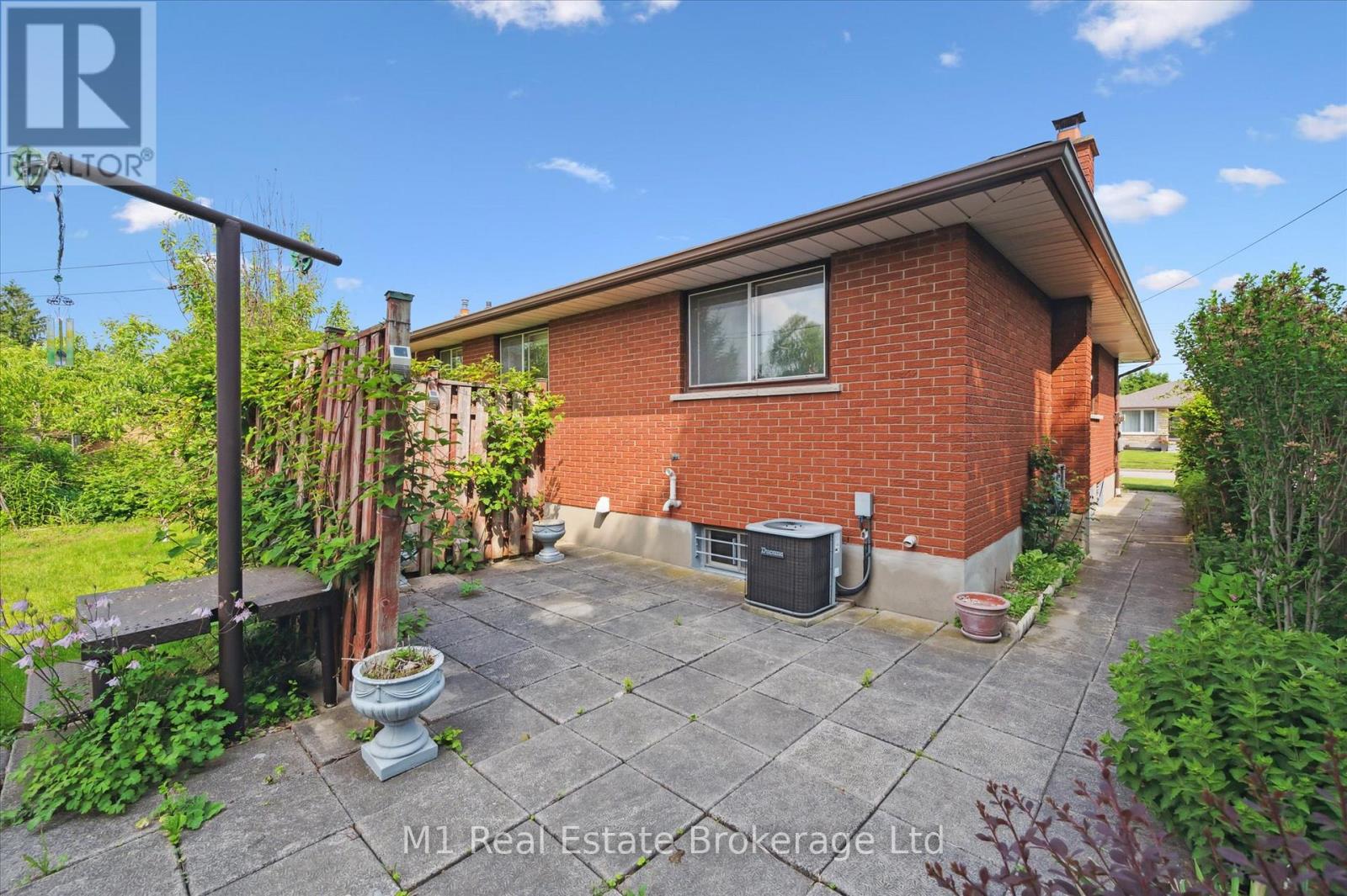 27 Palermo Crescent, Guelph, Ontario  N1E 2J8 - Photo 39 - X13453632