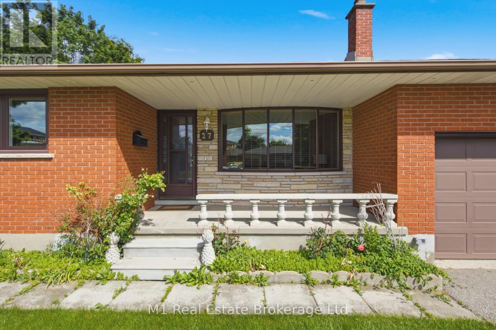 27 Palermo Crescent, Guelph, Ontario  N1E 2J8 - Photo 4 - X13453632