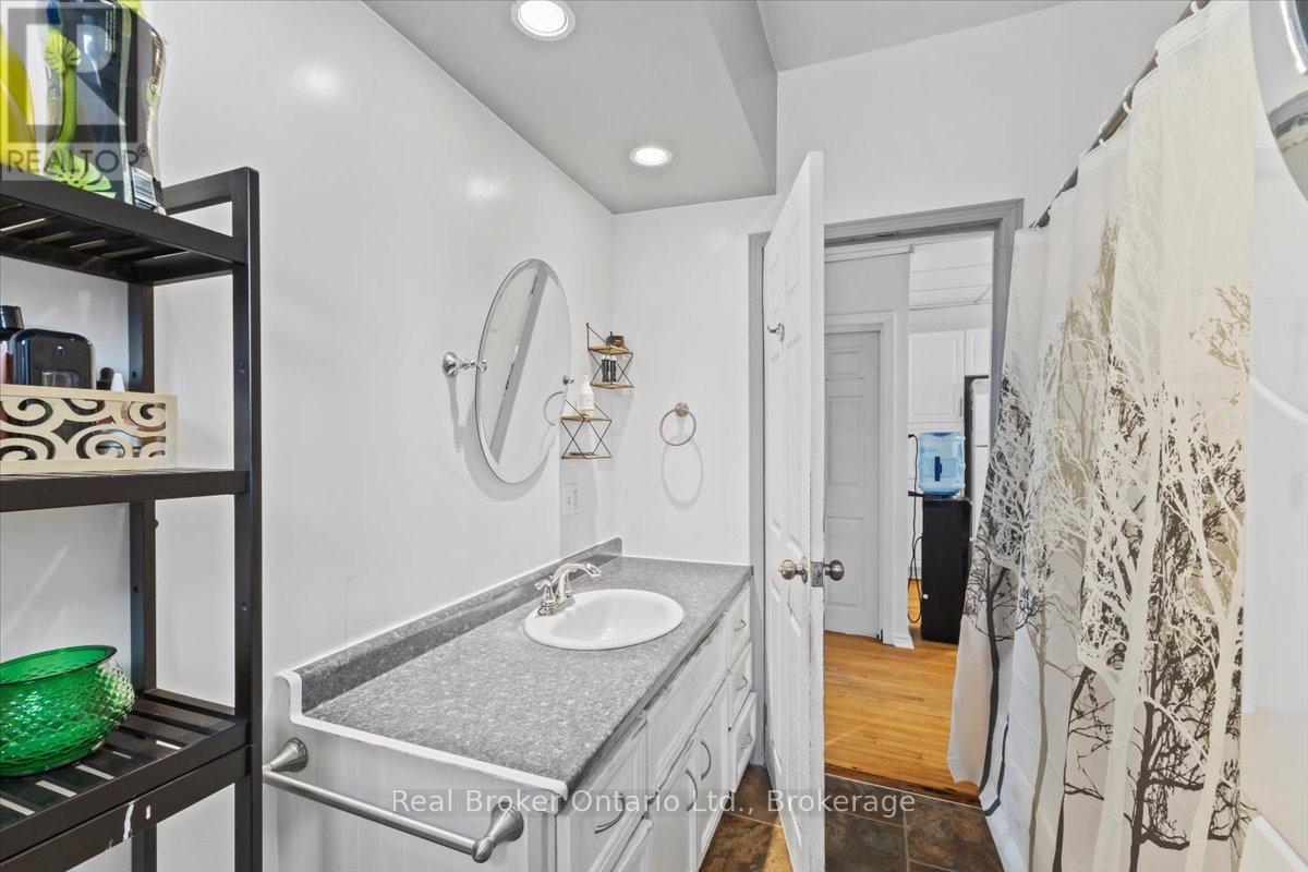 115 Durham Street W, Brockton, Ontario  N0G 2V0 - Photo 12 - X13453794