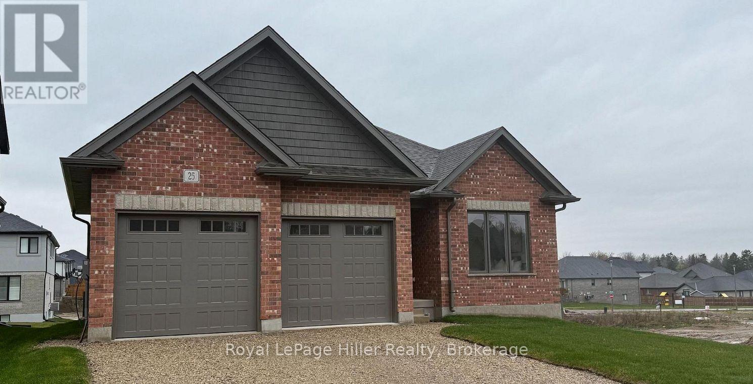 25 Avery Place, Perth East, Ontario  N0K 1M0 - Photo 2 - X13453934