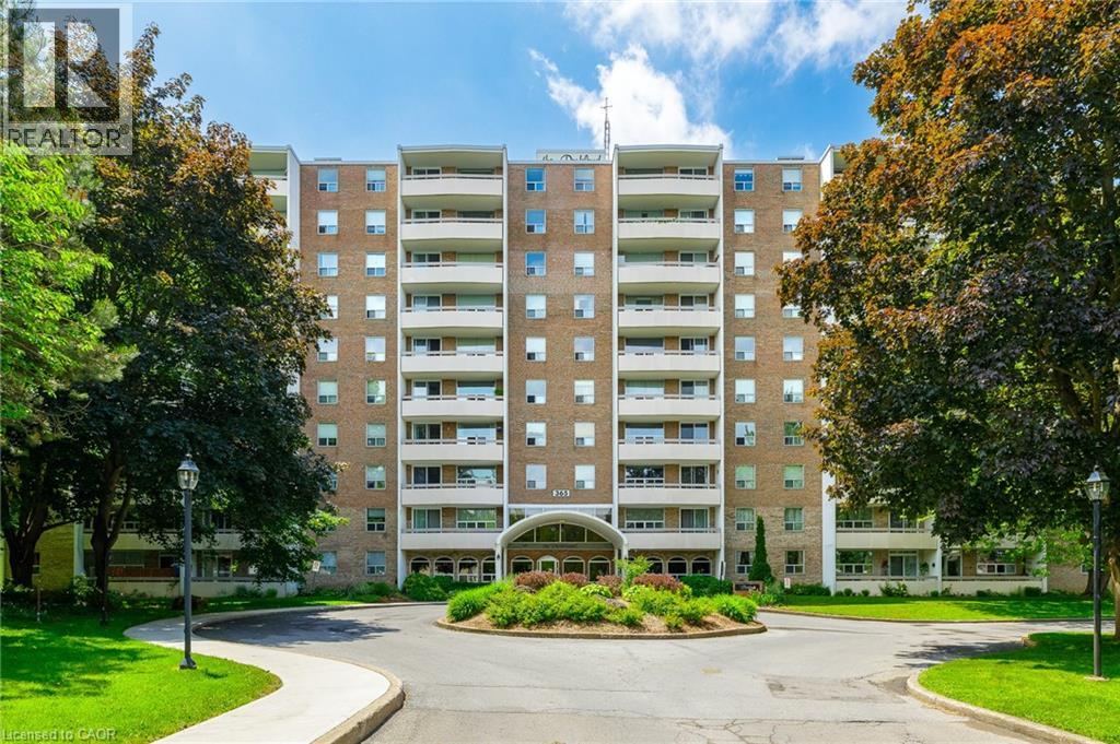 365 Geneva Street Unit# 1002, St. Catharines, Ontario  L2N 5S7 - Photo 3 - 40840522