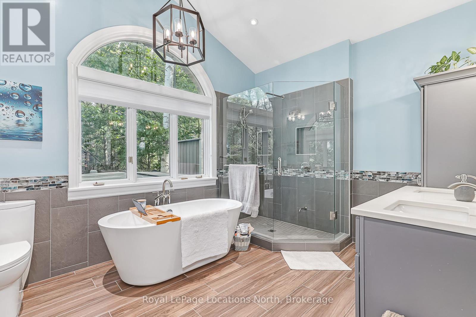 44 Blackburn Avenue, Clearview, Ontario  L0M 1P0 - Photo 13 - S13454120