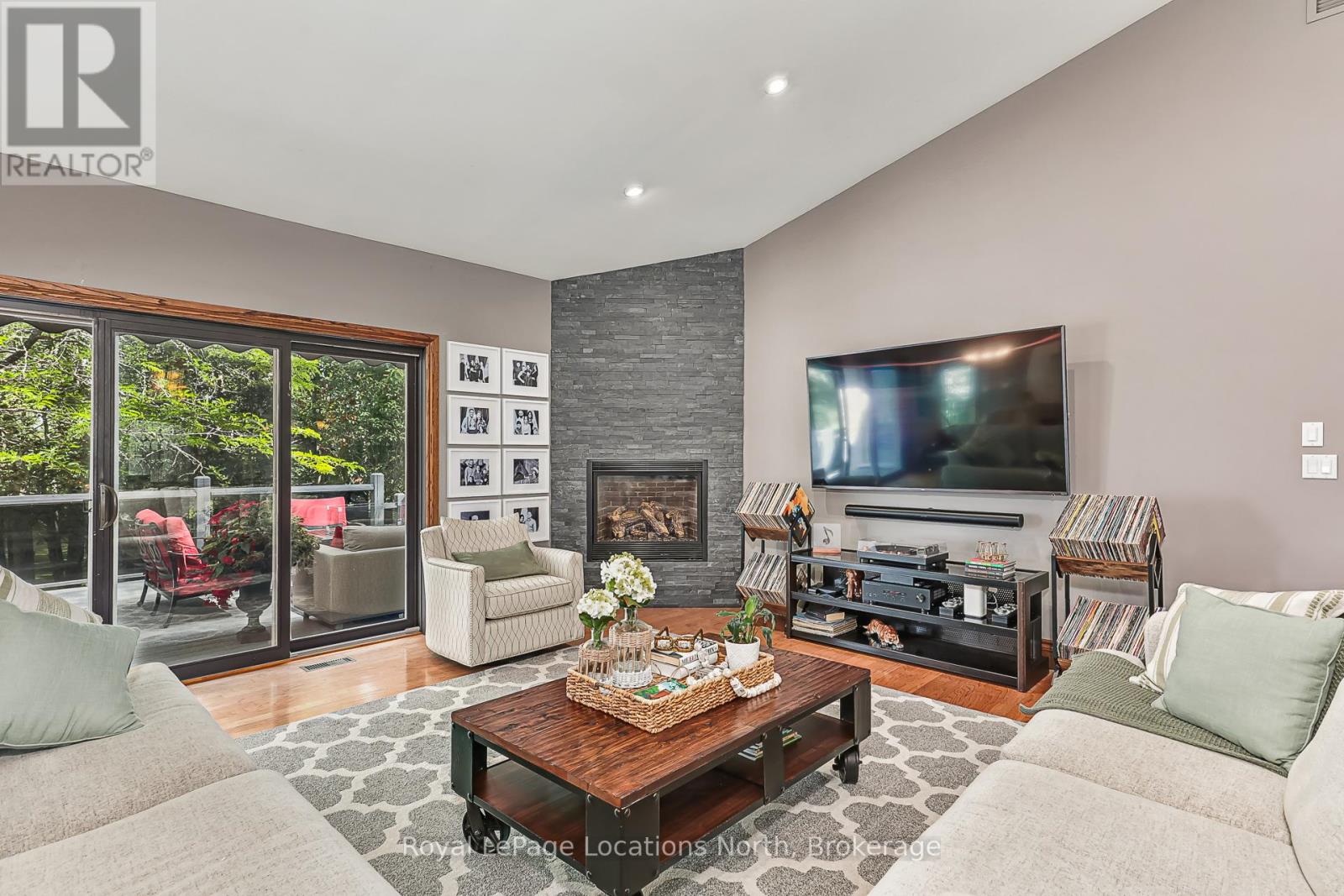 44 Blackburn Avenue, Clearview, Ontario  L0M 1P0 - Photo 16 - S13454120