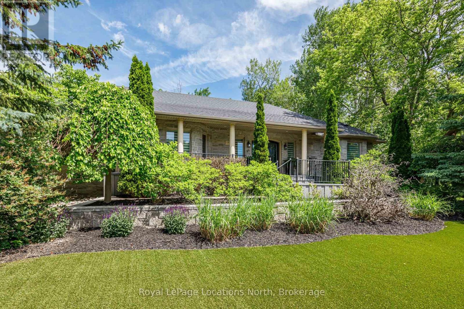 44 Blackburn Avenue, Clearview, Ontario  L0M 1P0 - Photo 2 - S13454120
