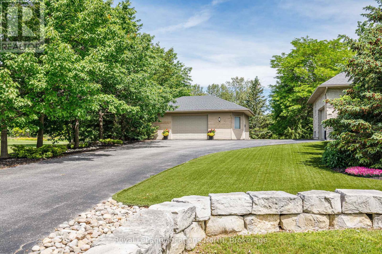 44 Blackburn Avenue, Clearview, Ontario  L0M 1P0 - Photo 4 - S13454120